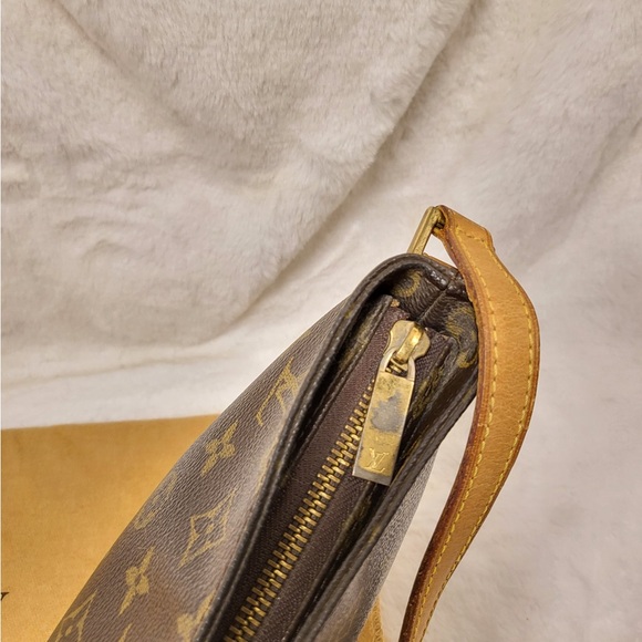 Authentic Louis Vuitton Trotteur Crossbody shoulder bag - Picture 15 of 16